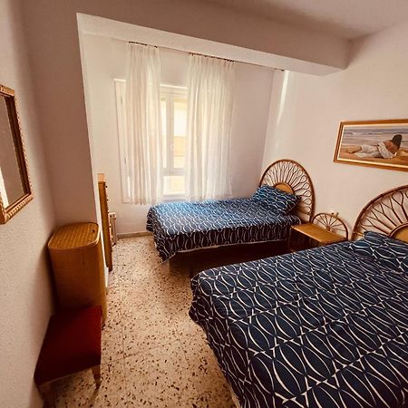 Uroczy Apartament Przy Playa De Los Locos Torrevieja Exterior foto