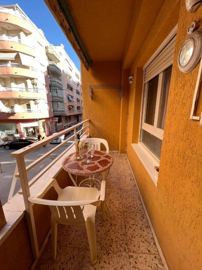 Uroczy Apartament Przy Playa De Los Locos Torrevieja Exterior foto